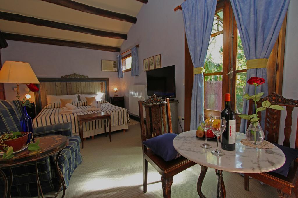 Casa Glebinias Hotel Chacras de Coria Luaran gambar